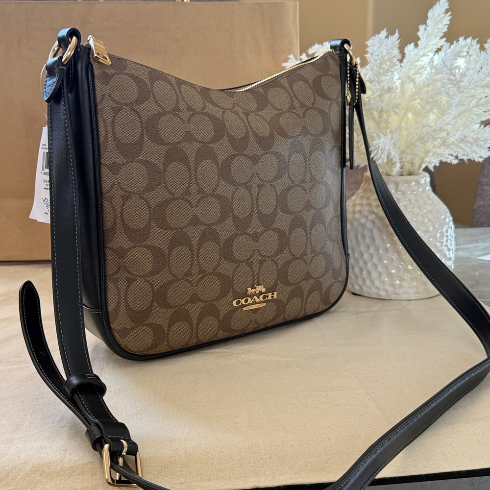 New, authentic Coach Signature Brown and Black crossbody bag - Picture 2 of 12